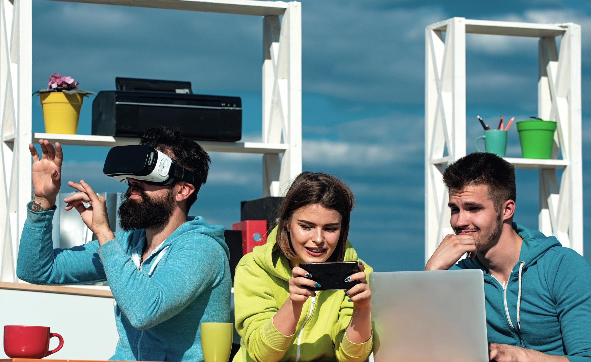 start up team freelancers business team using vr glasses digital technologies business innovation vi